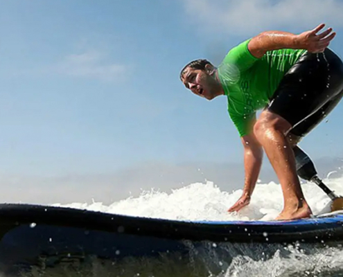 Close-up of Ampsurf veteran surfing a wave